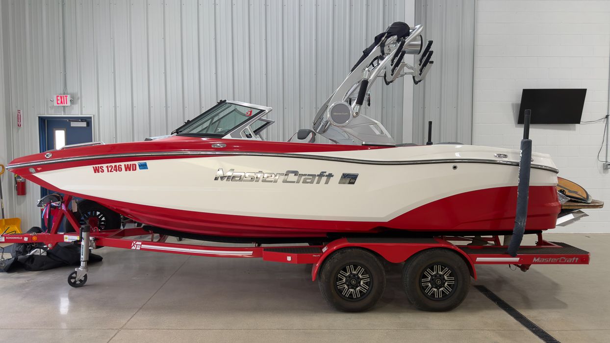 2019 MasterCraft XT20