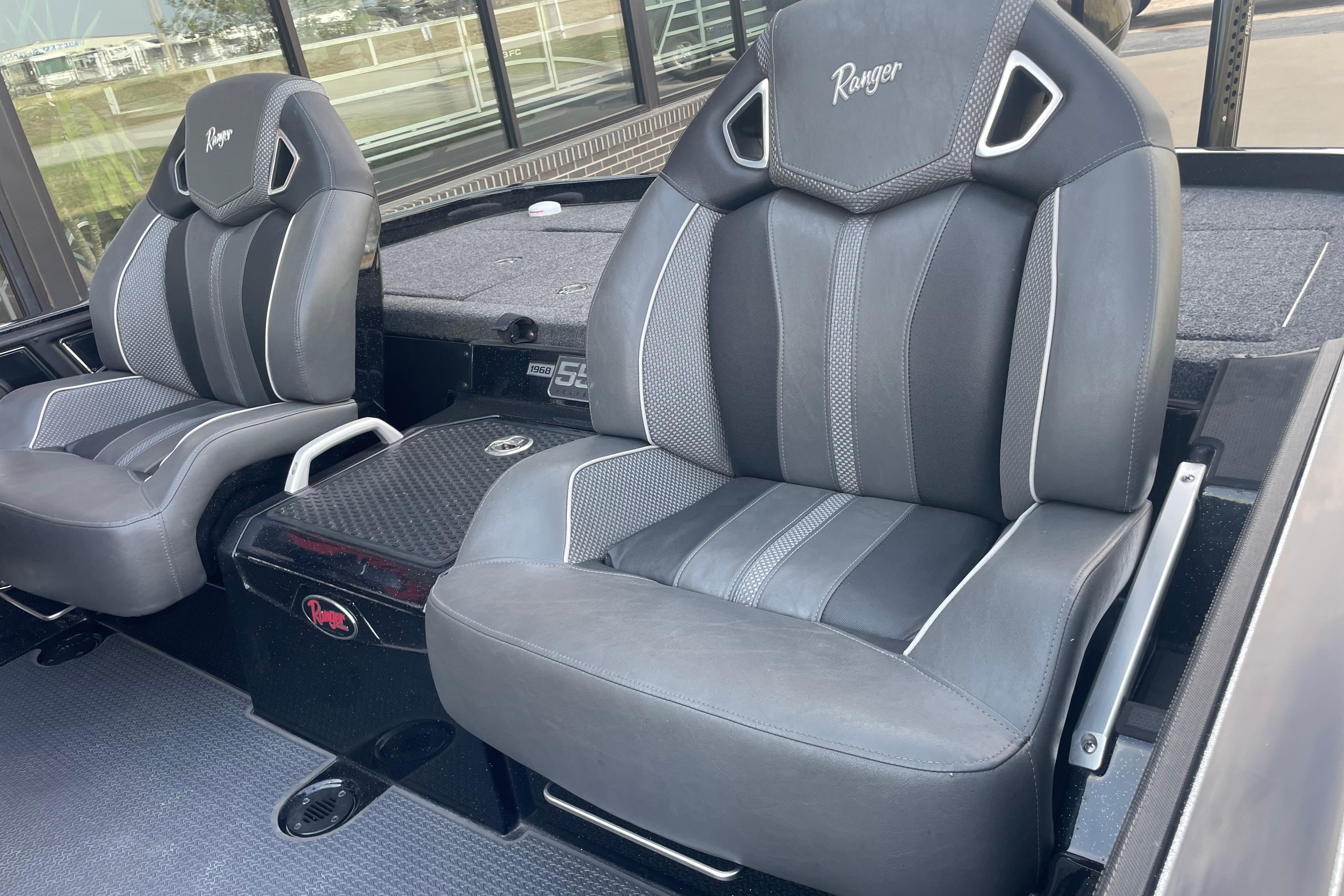 2023 Ranger Z521R boat seats with sleek black and gray design.