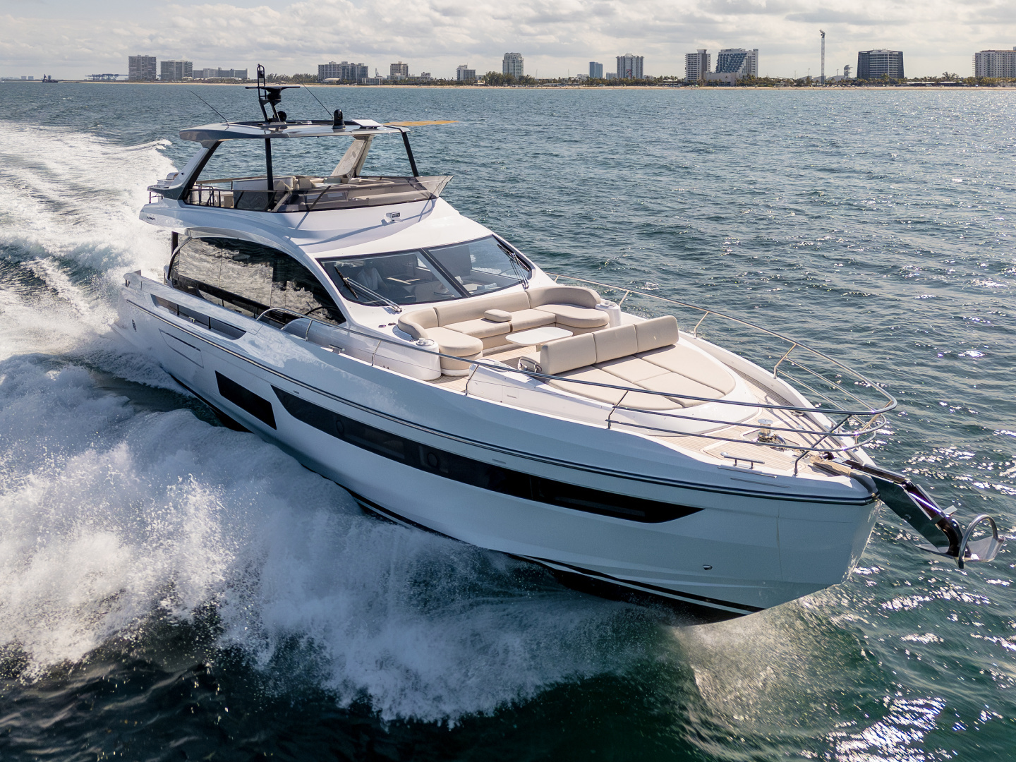 2026 Azimut Fly 72 - Image 4