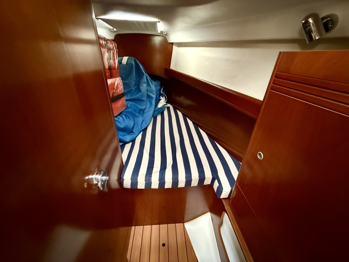 2005 Beneteau First 36.7 - Image 24