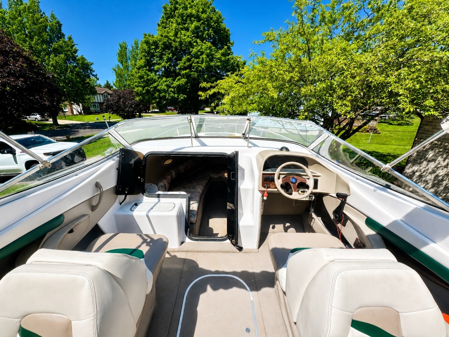 1996 Four Winns 245 SunDowner - Image 8