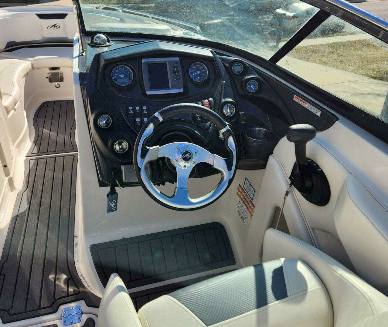 2013 Monterey 264 FSX - Image 6