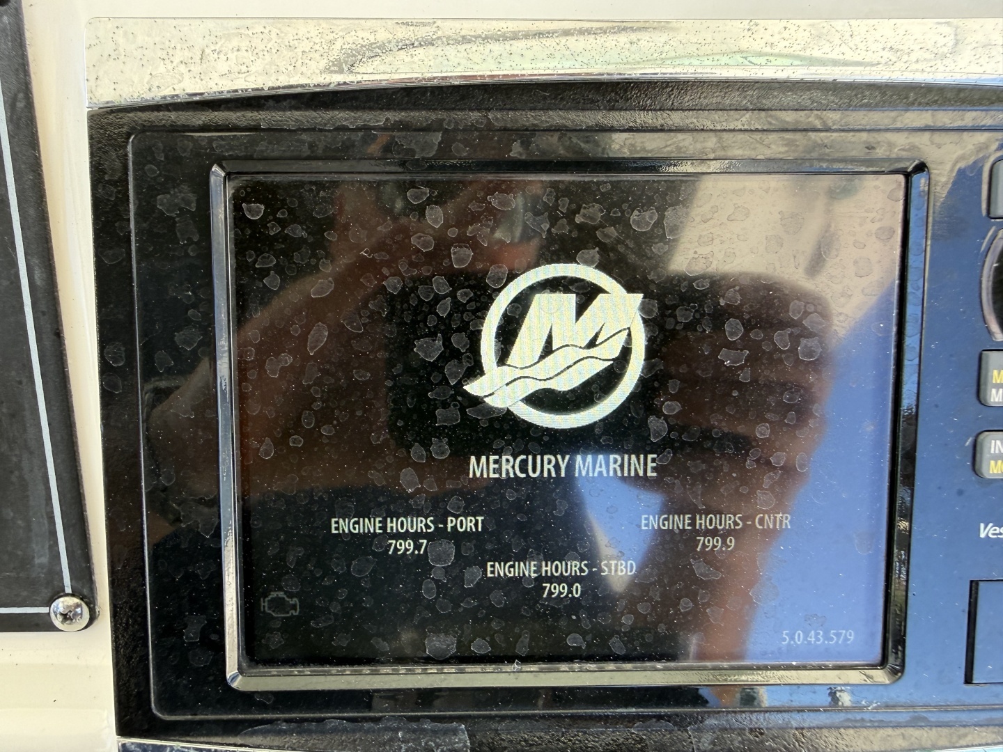 2016 Boston Whaler — - Image 28