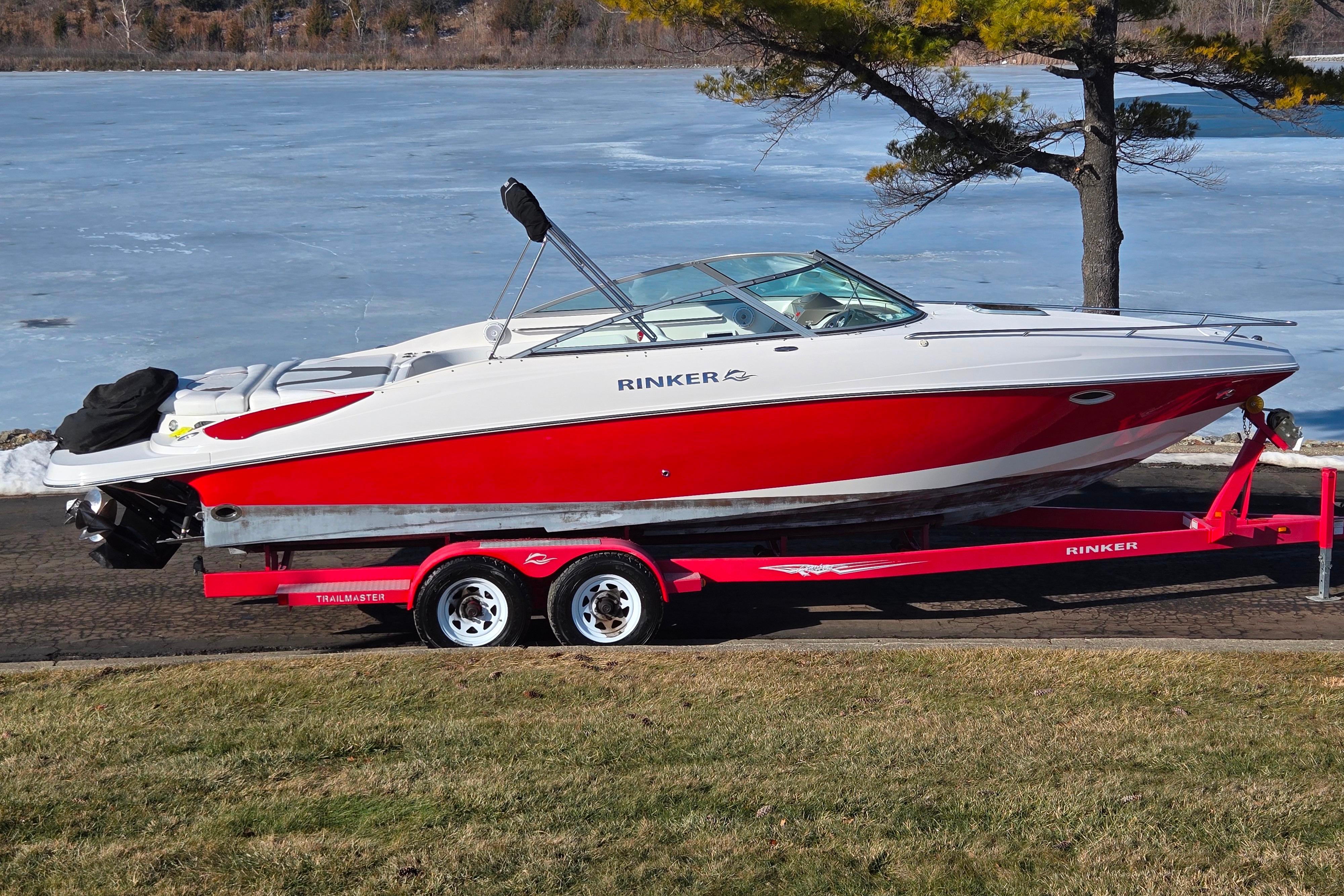 2007 Rinker 262 Captiva Cuddy