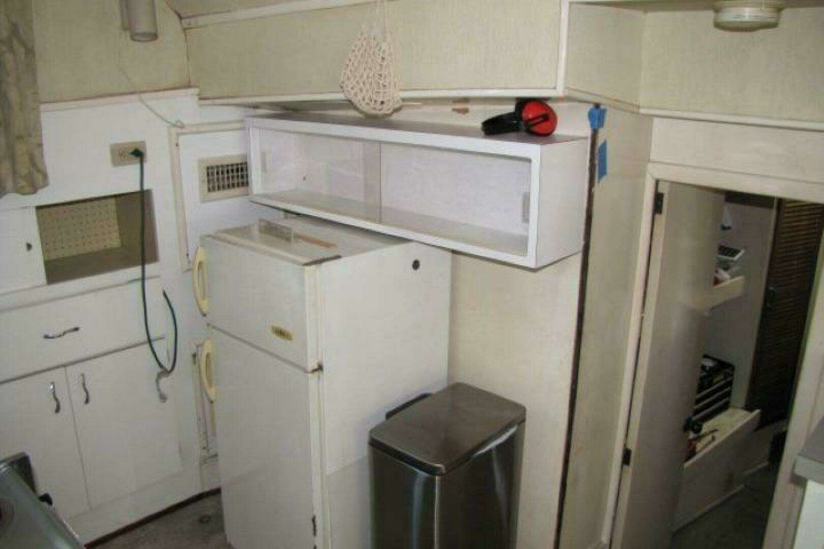 1973 Chris-Craft 55 Commander - Image 30