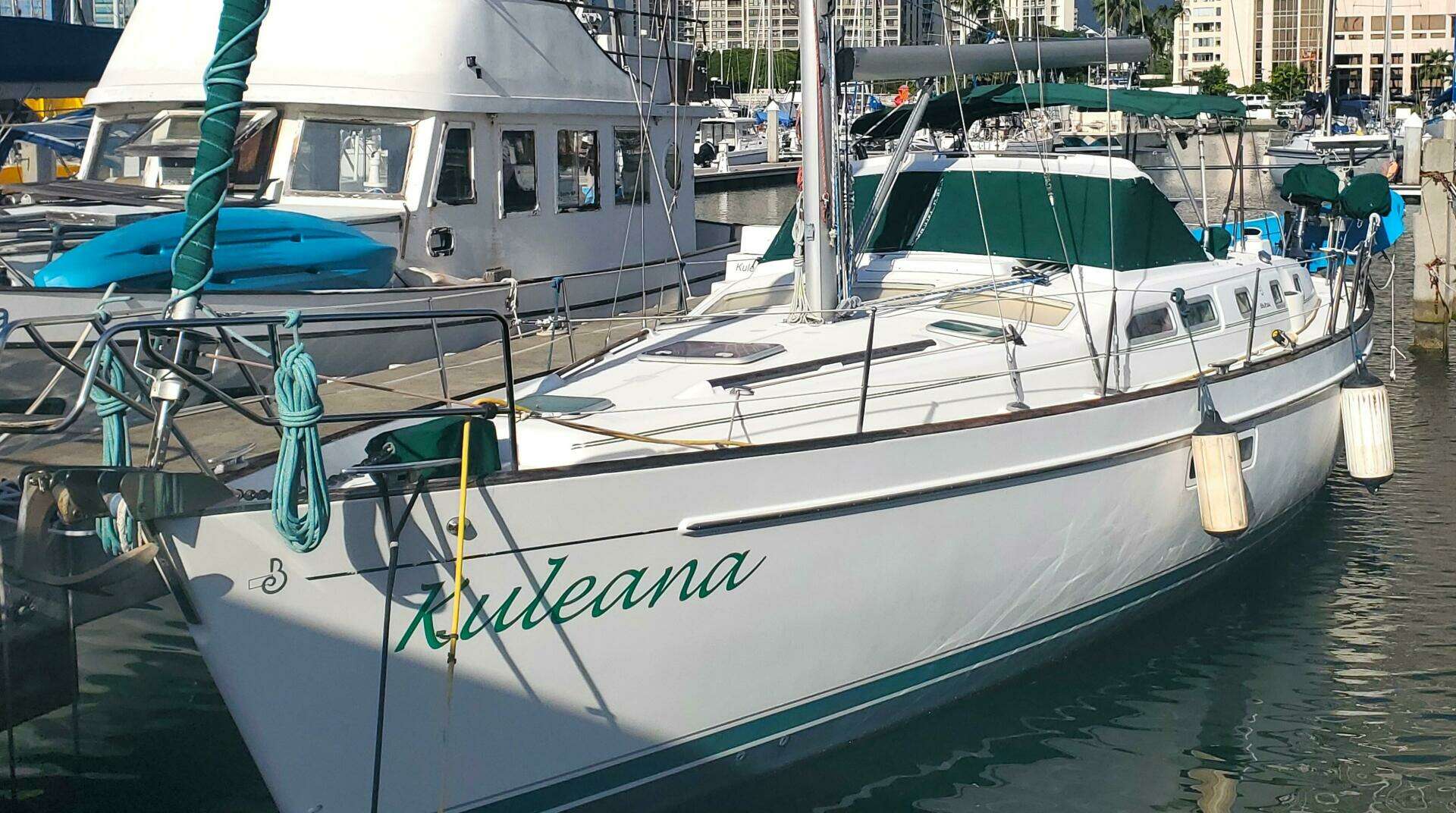 2003 Beneteau Center Cockpit - Image 3