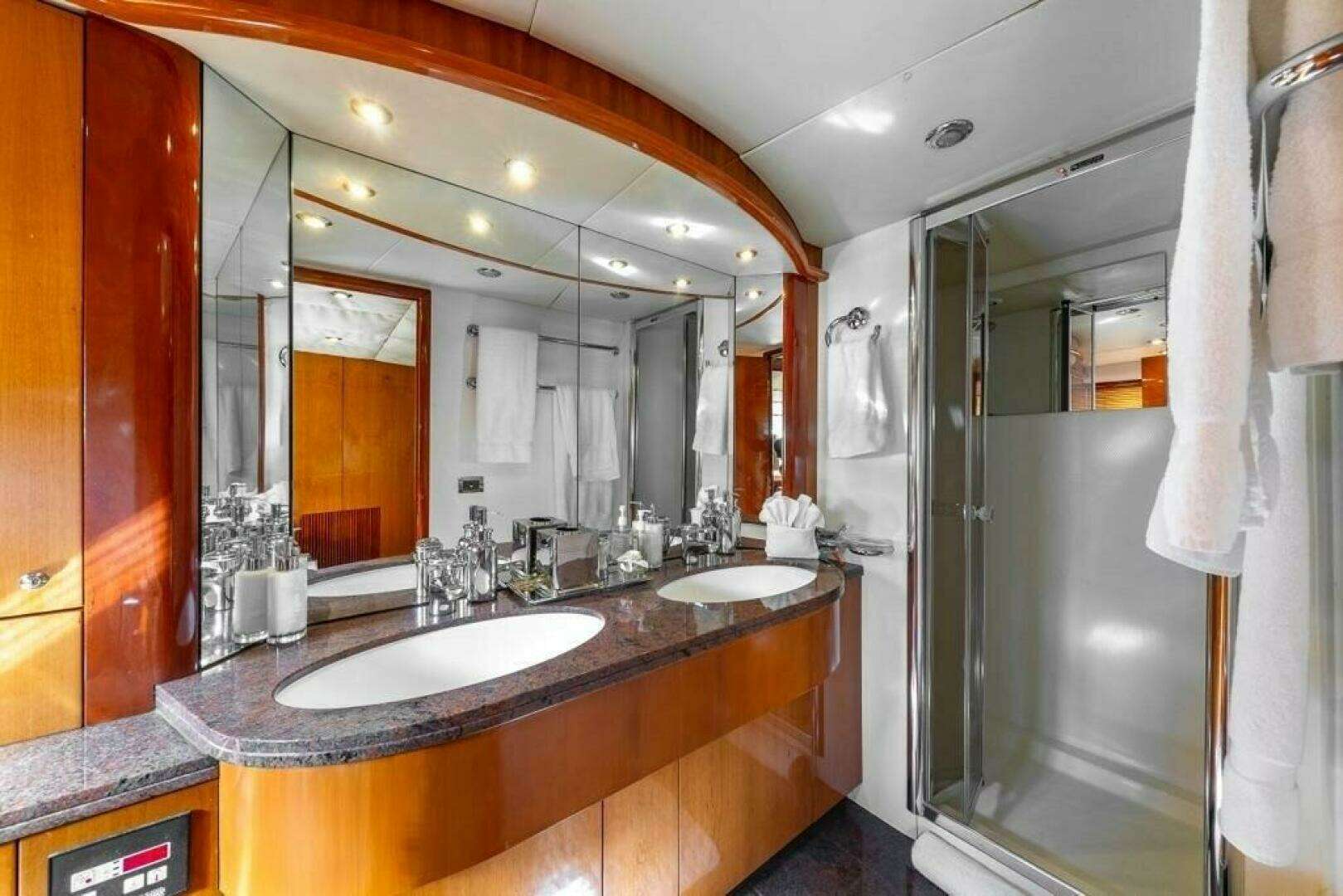 2003 Sunseeker 82 Yacht - Image 14
