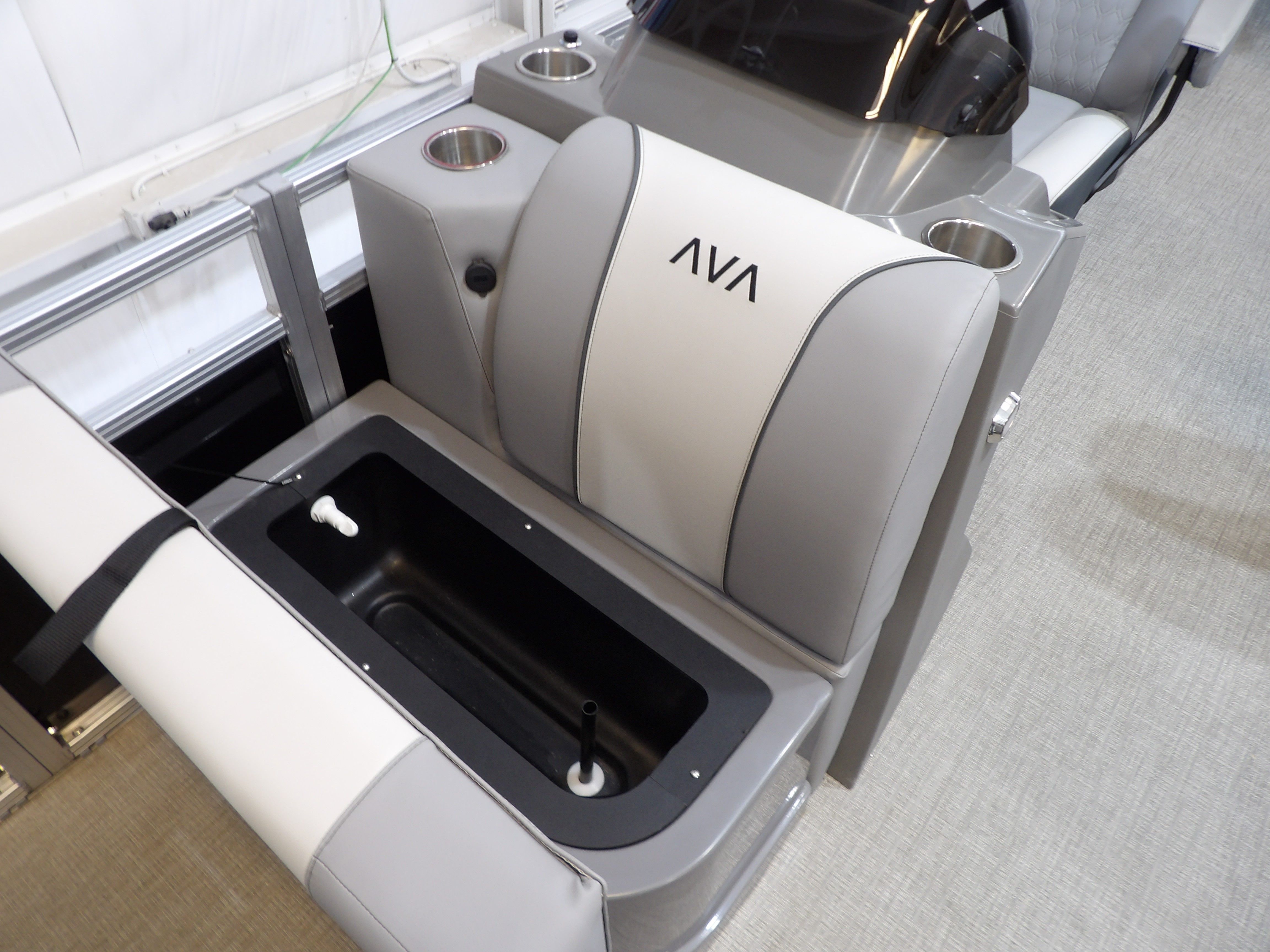 2026 Avalon Venture 85 Quad Fish - 21' - 15