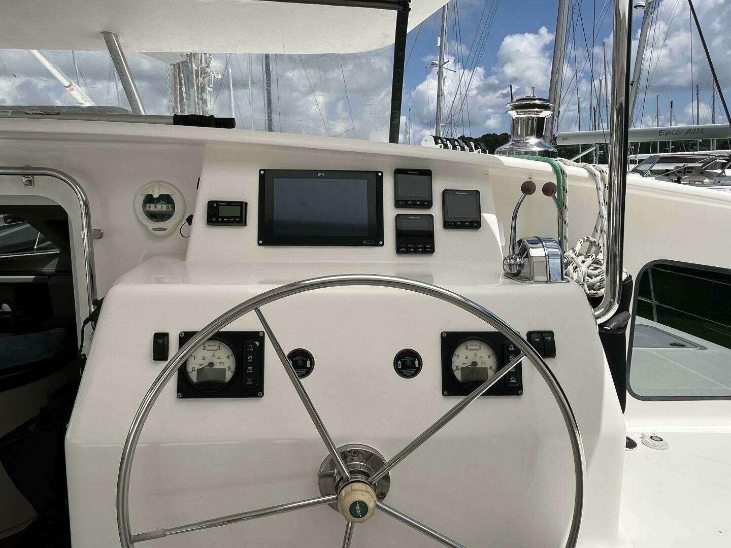 2013 Voyage Yachts 520 - Image 22