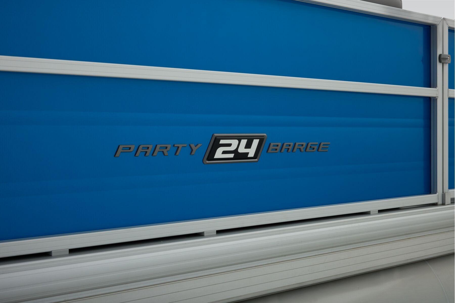 2026 Sun Tracker Party Barge 24 XP3 - 60