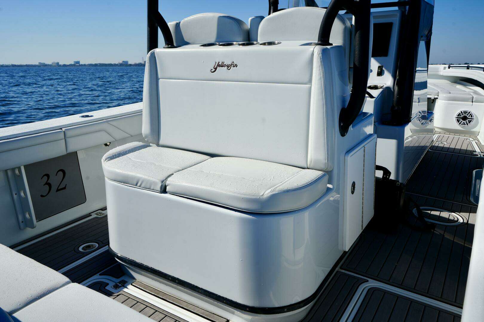 2023 Yellowfin 32 Offshore - Image 28