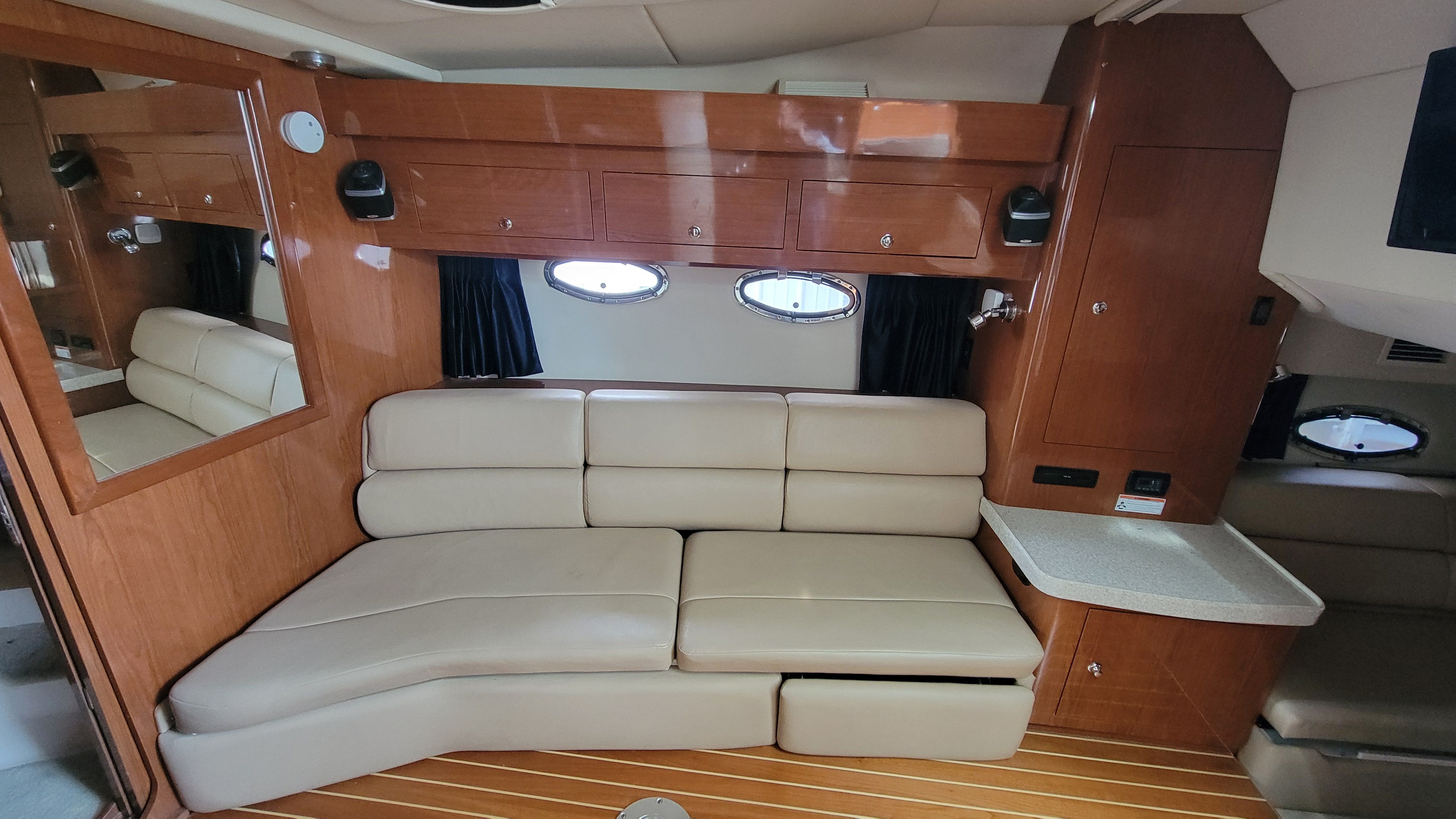 2008 Regal Commodore 3760 IO - 24
