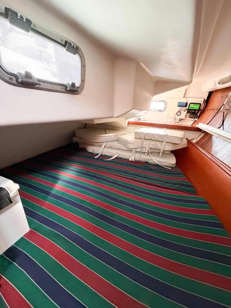 2007 Beneteau 323 - Image 18