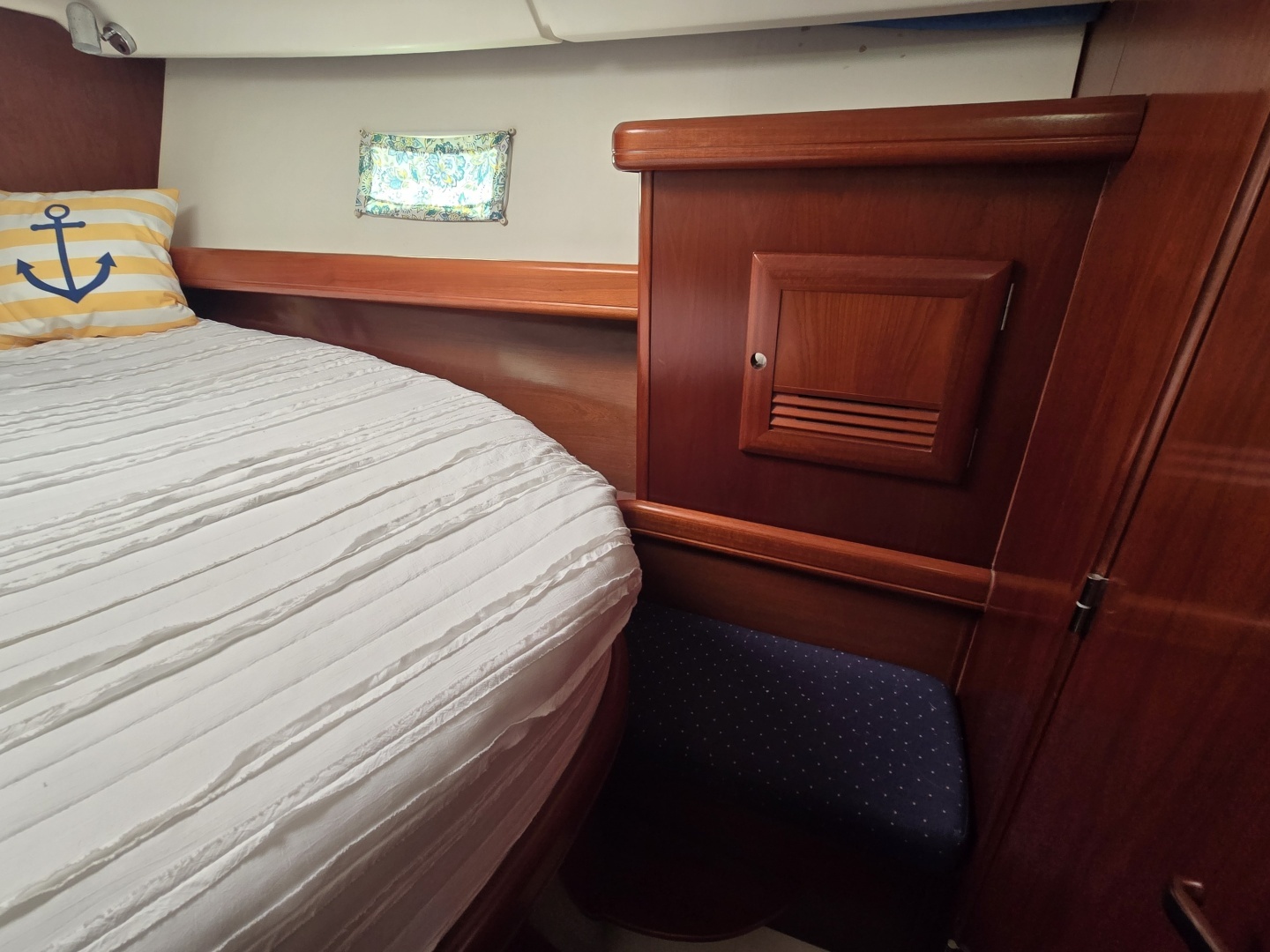 2004 Beneteau 423 - Image 52
