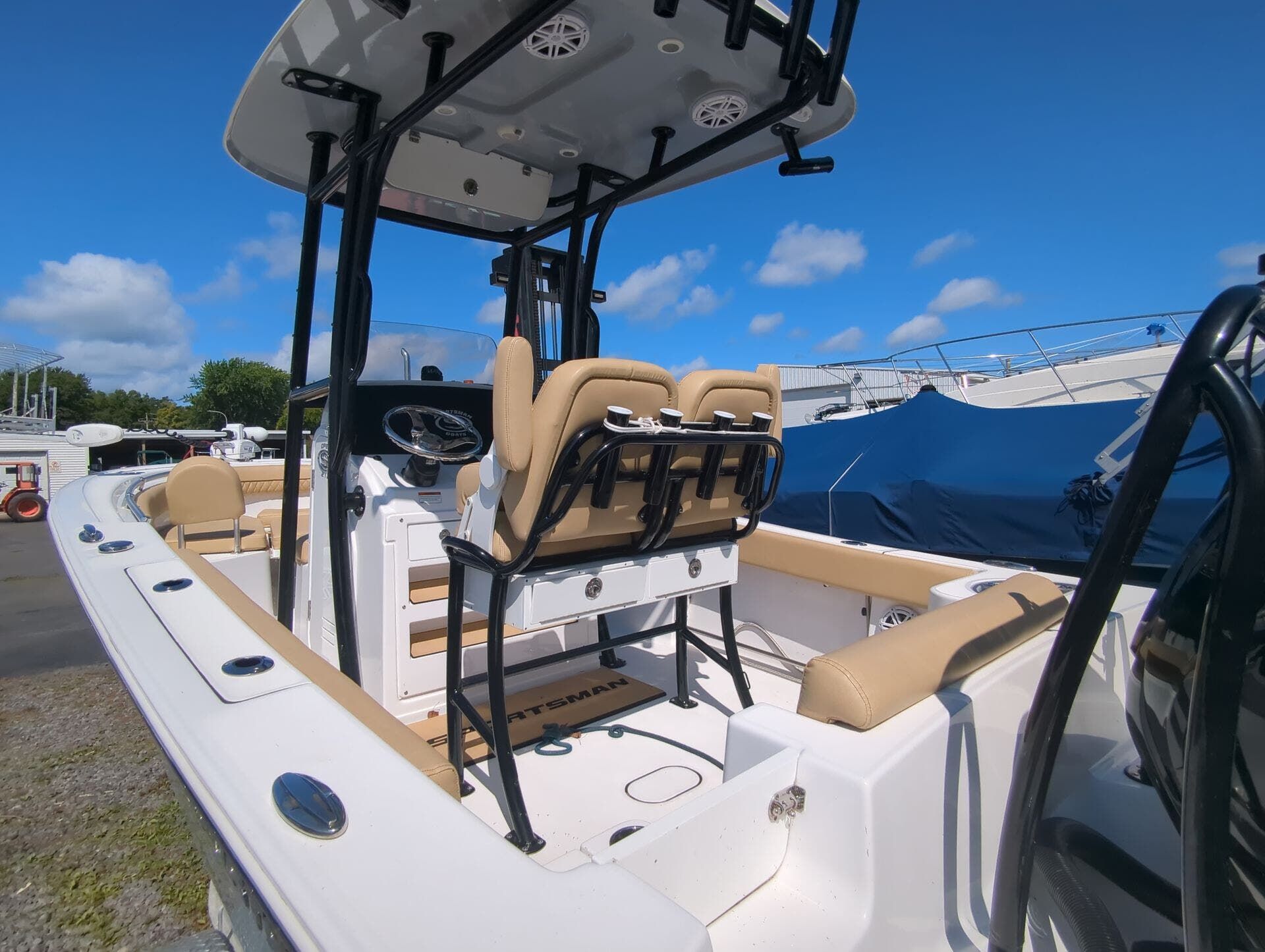 2023 Sportsman Open 212 Center Console - 16