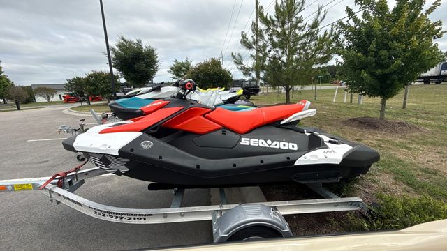 2025 Sea-Doo SPARK 3-UP 900 ACE 90 TRIXX - 2