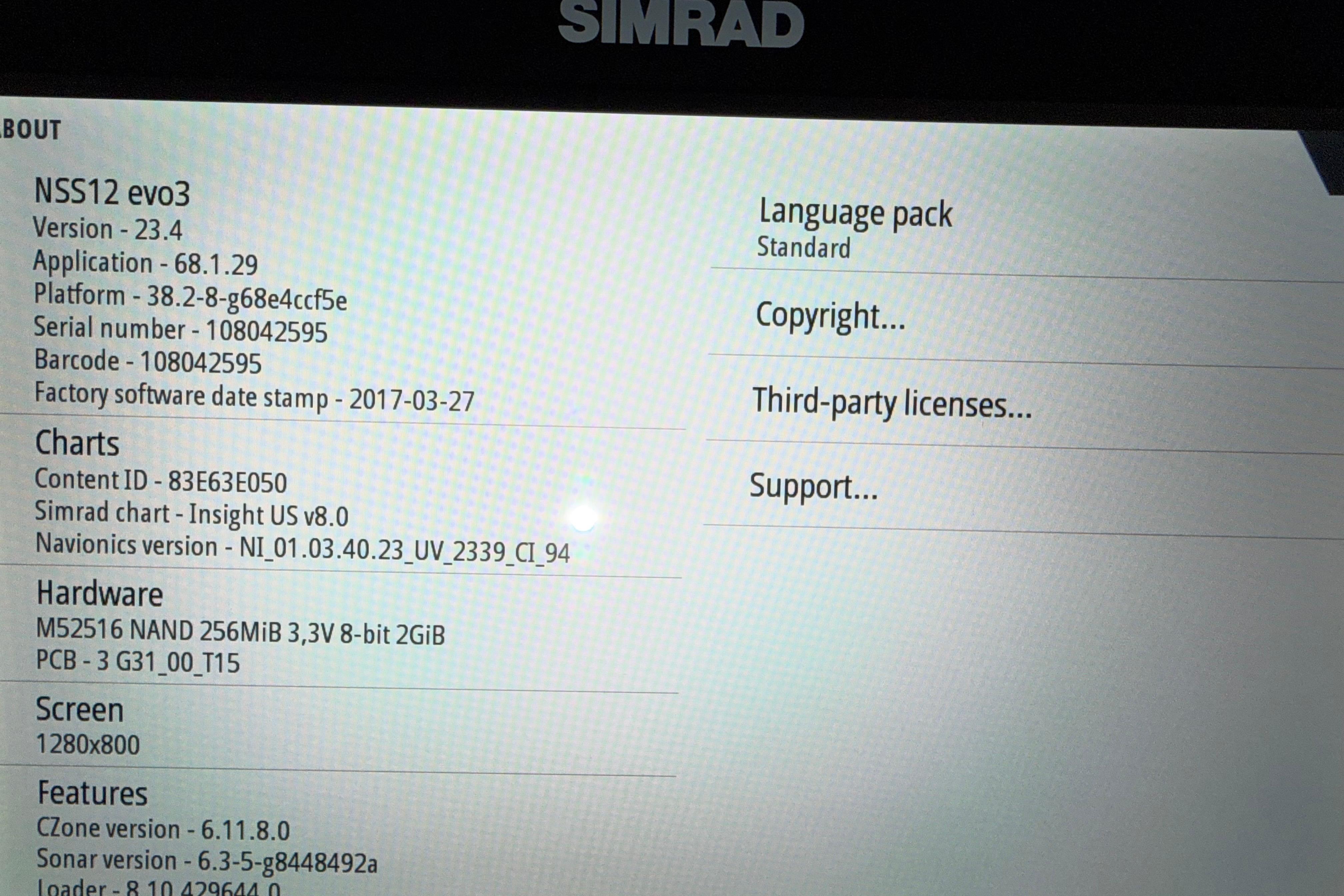 Simrad NSS12 evo3 display showing software and hardware details for Pursuit 3070 Offshore, 2005.