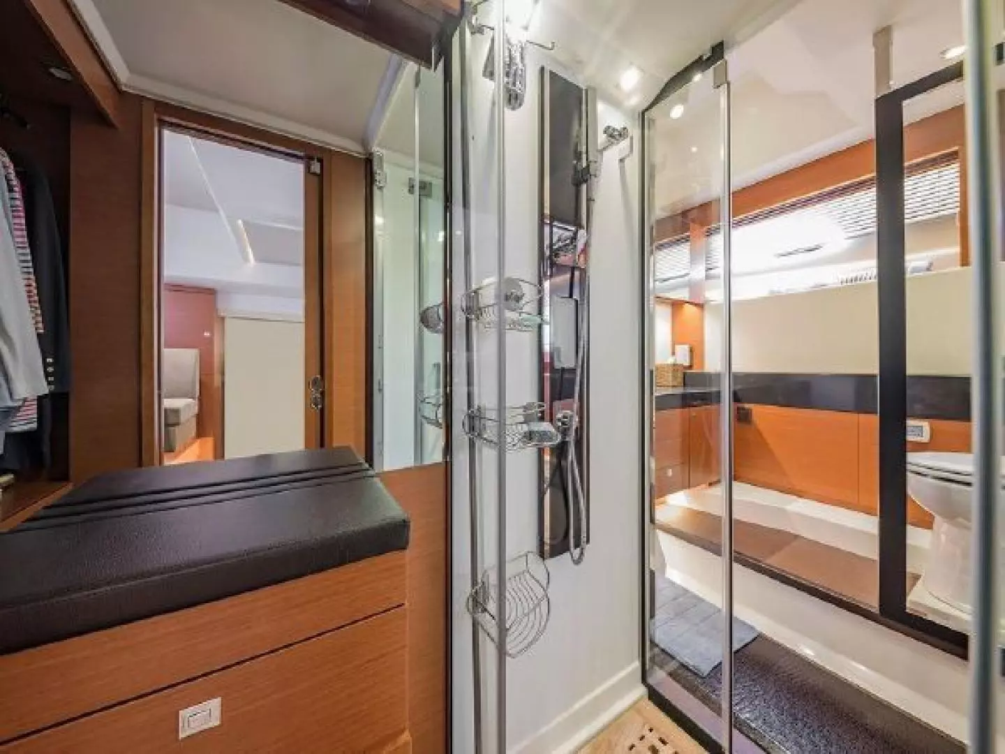 2015 Prestige 550 - Image 11