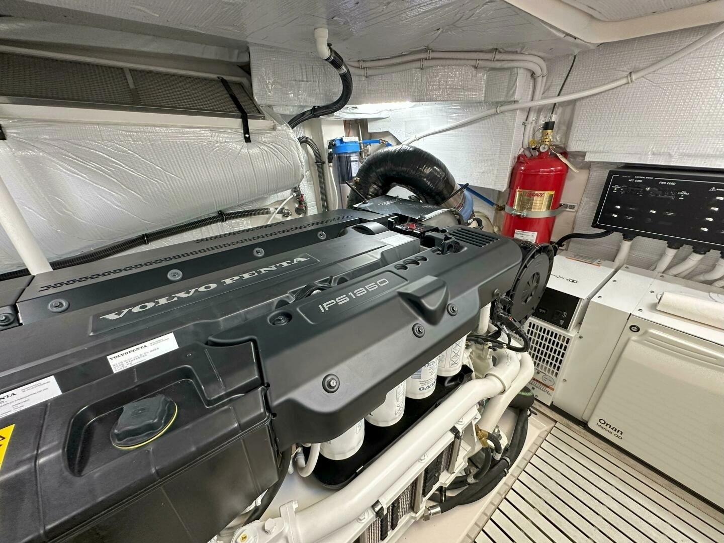 2025 Tiara Yachts EX 60 - Image 34