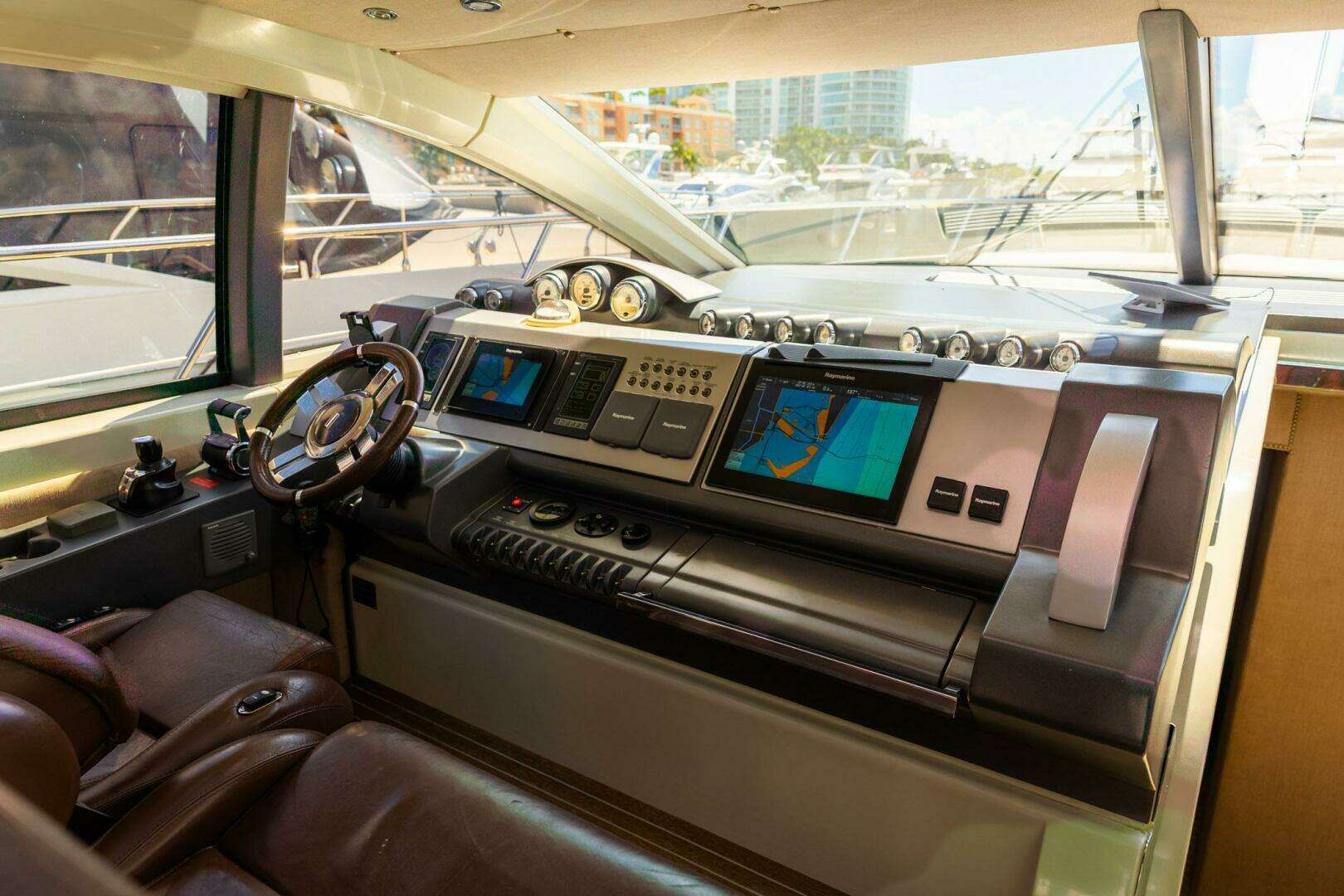 2011 Azimut 68S - Image 20