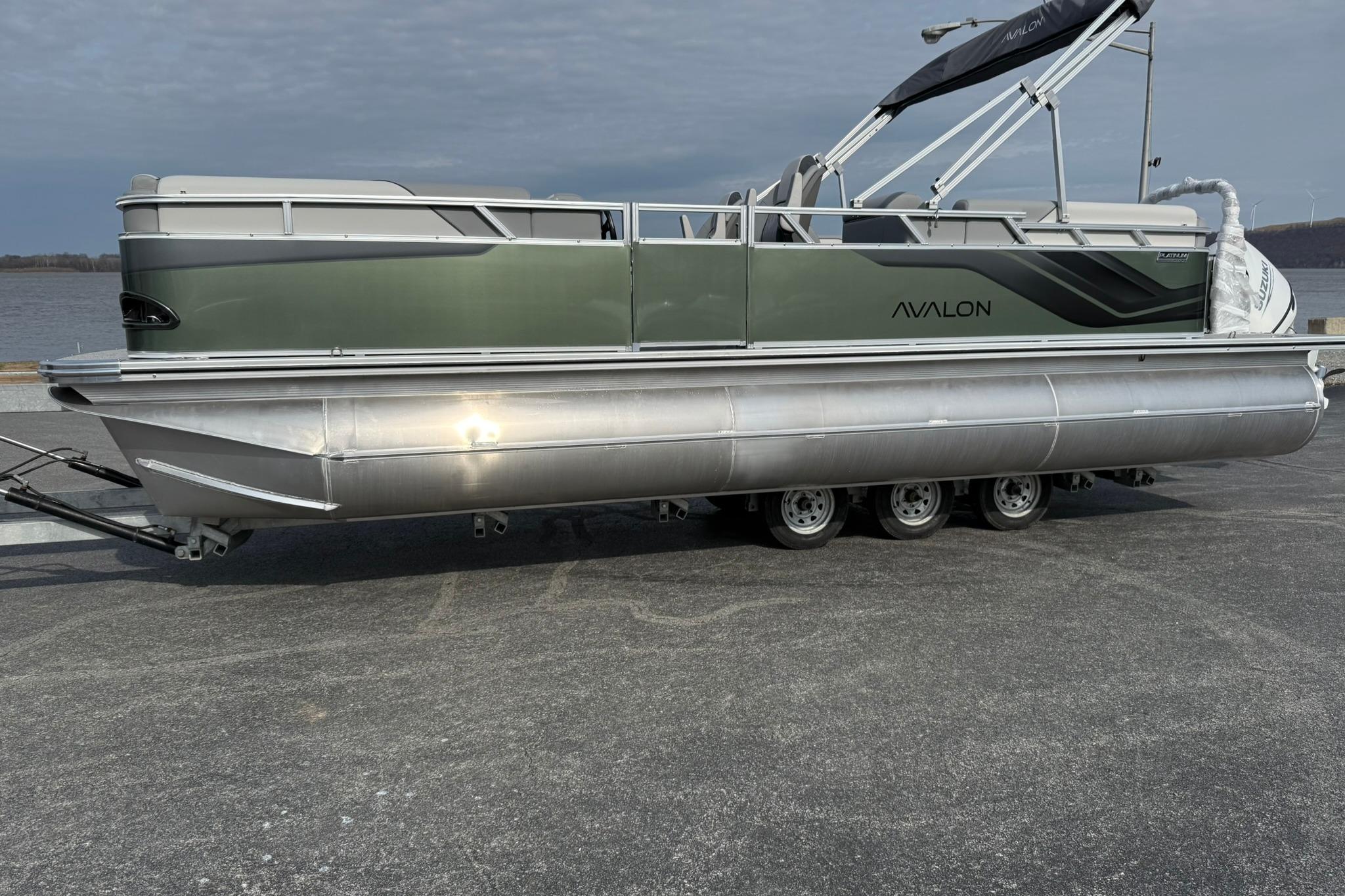 2026 Avalon Venture Quad Lounge - 23'