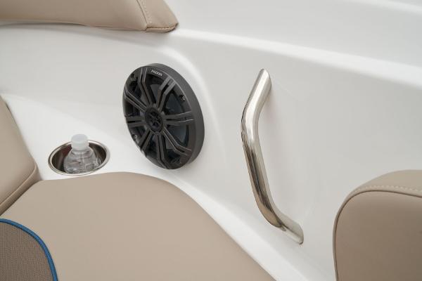 2026 Tahoe 210 S - 22