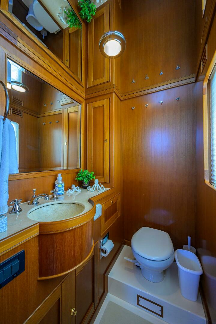 2011 Marlow 97 Explorer - Image 41