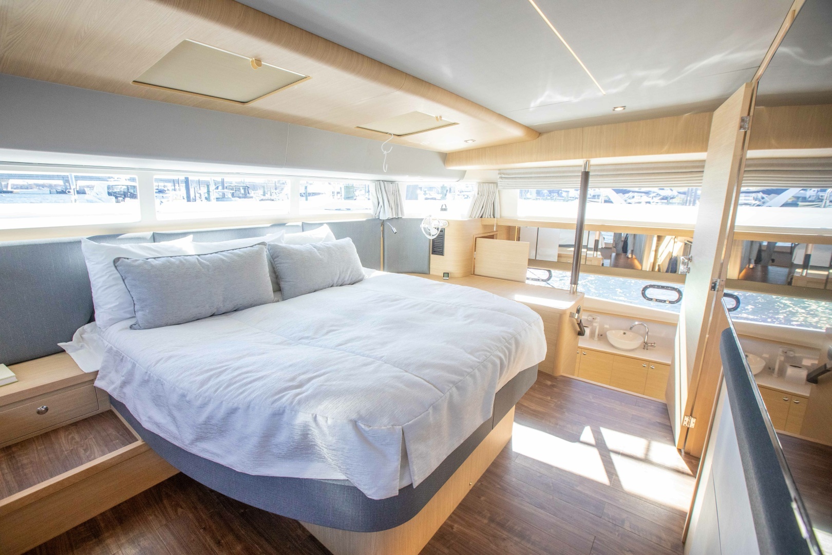 2023 Aquila 54 Yacht - Image 42