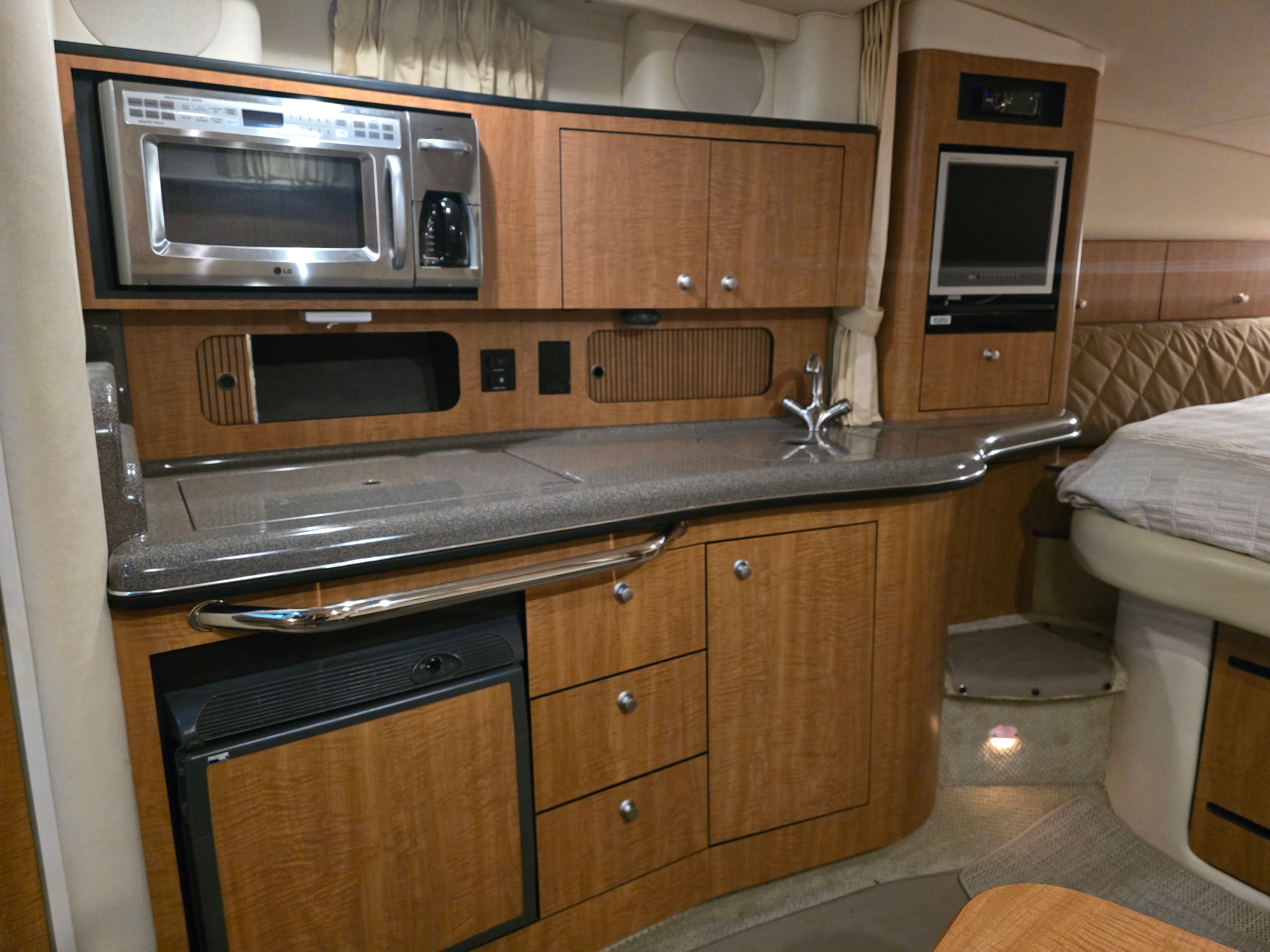 2006 Sea Ray Sundancer 320 - 17