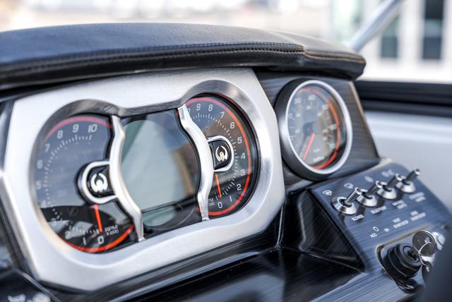 2025 Scarab 255 LX - 22