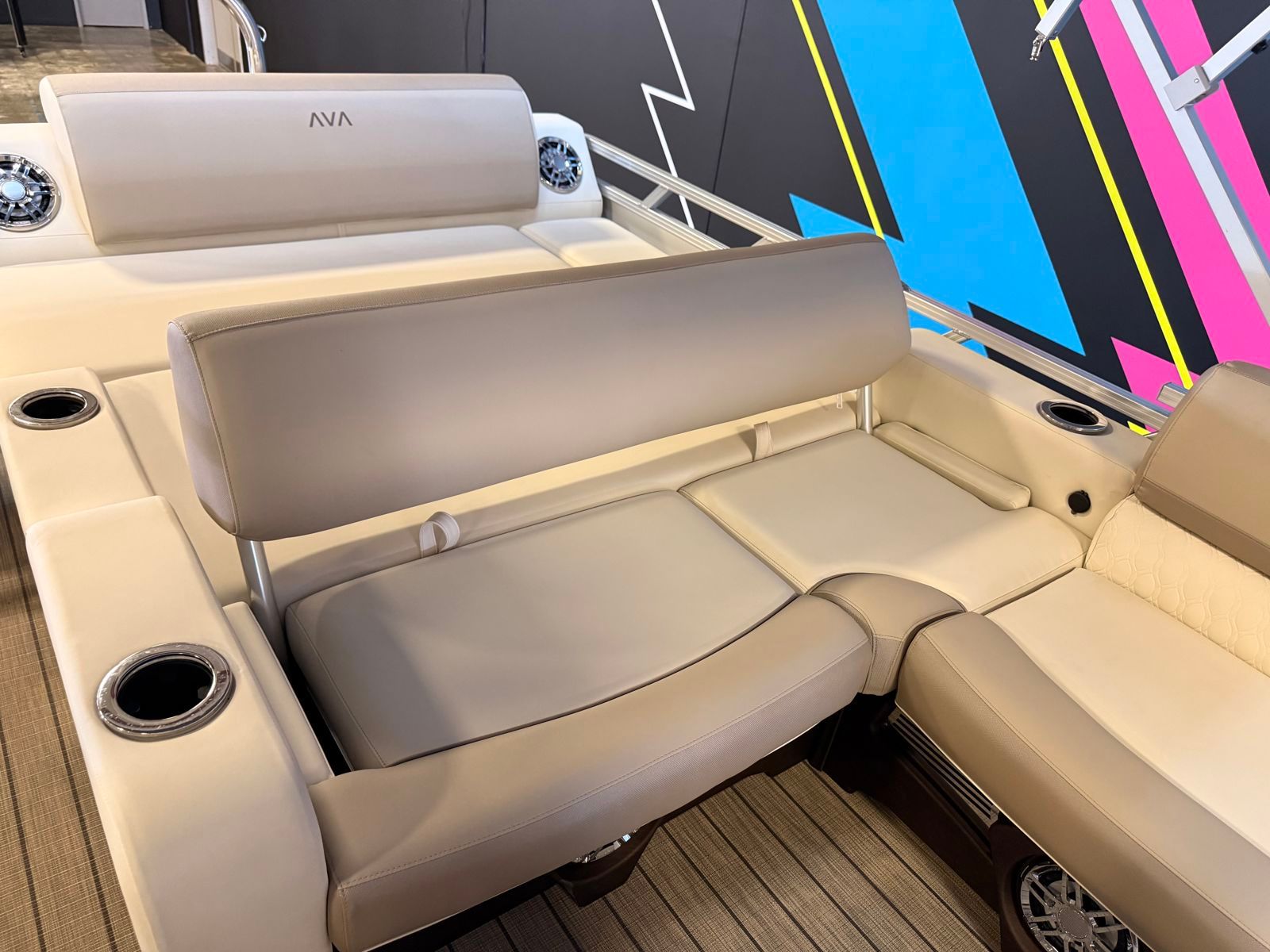 2026 Avalon LSZ Versatile Rear Lounger 23X8.5 TT - 11