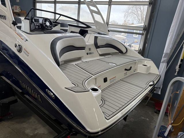 2026 Yamaha Boats 195S - 3