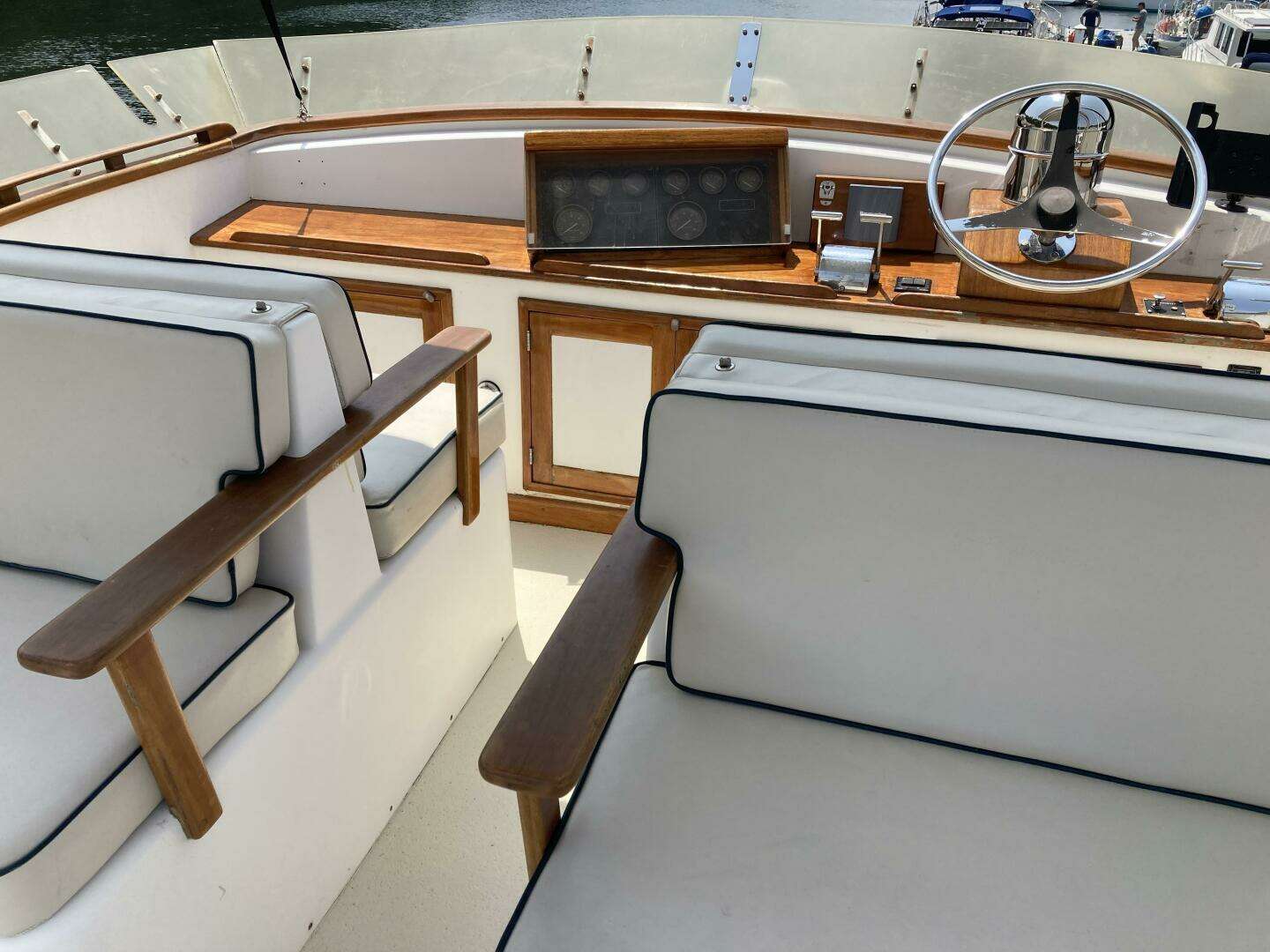 1986 Wilbur Flybridge Cruiser - Image 7
