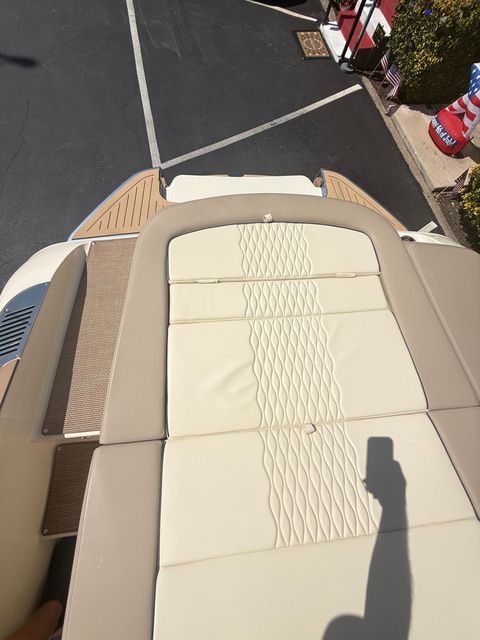2026 Chris-Craft Bowrider Sportster WALKTHROUGH WINDSHIELD LUXURY B - 39
