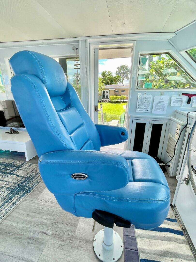 1975 Hatteras 58 Yacht Fisherman - Image 10