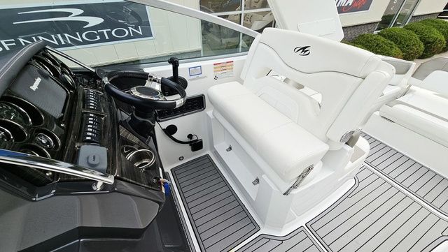 2016 Monterey 295 Sport Yacht - 14
