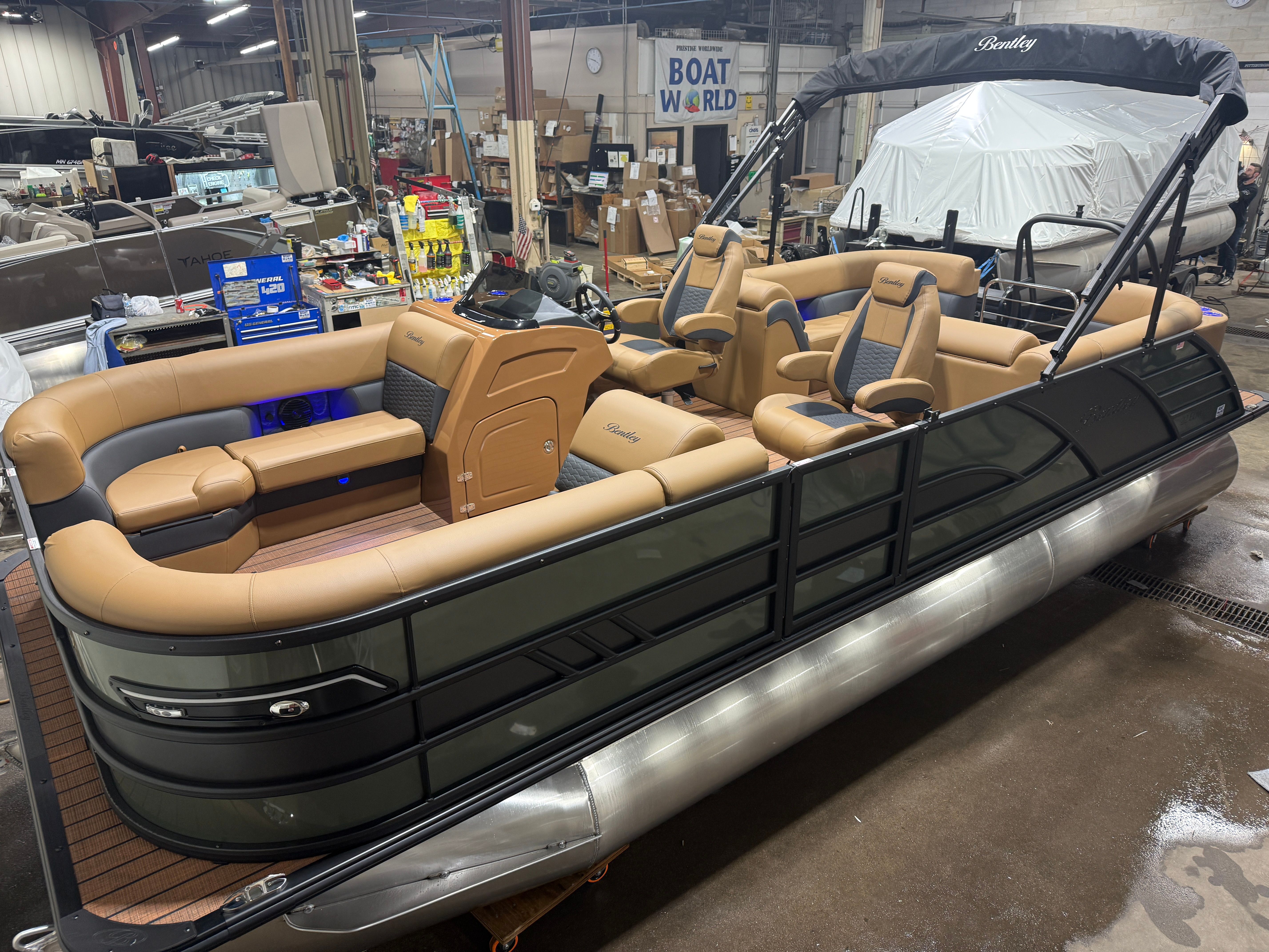 2026 Bentley Pontoons Elite 223 Admiral Quad Lounge Tritoon