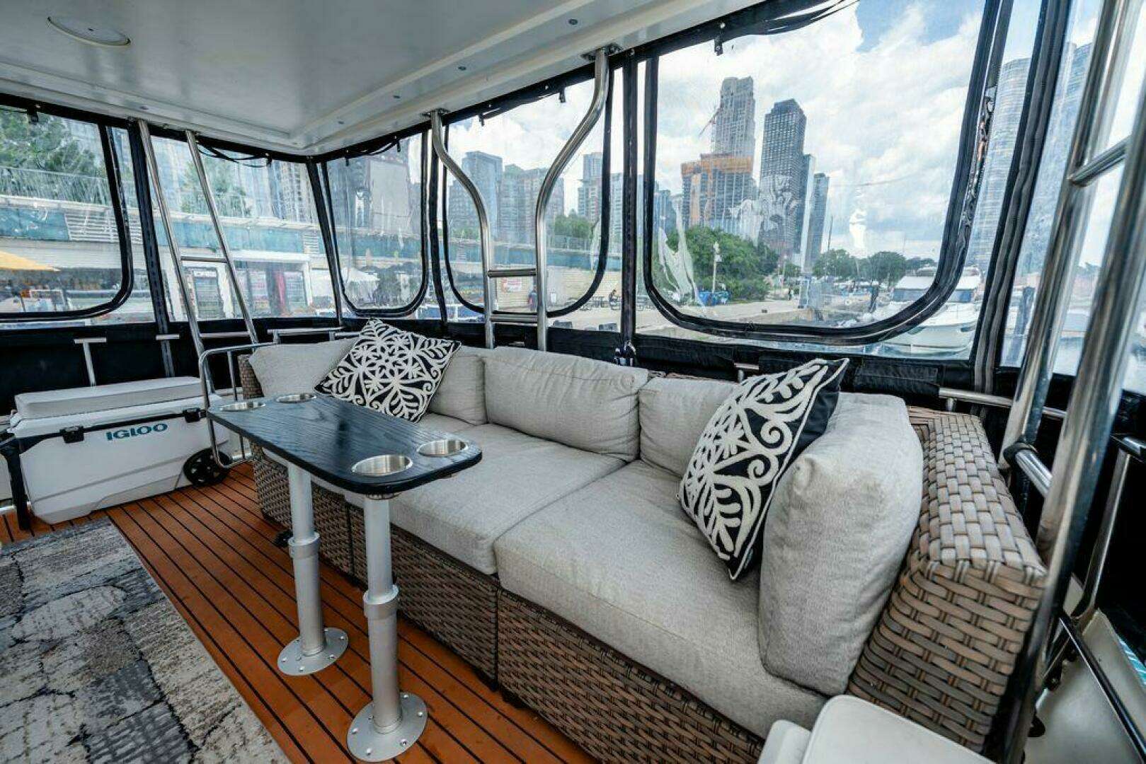 1991 Cruisers Yachts 3850 Aft Cabin - Image 42