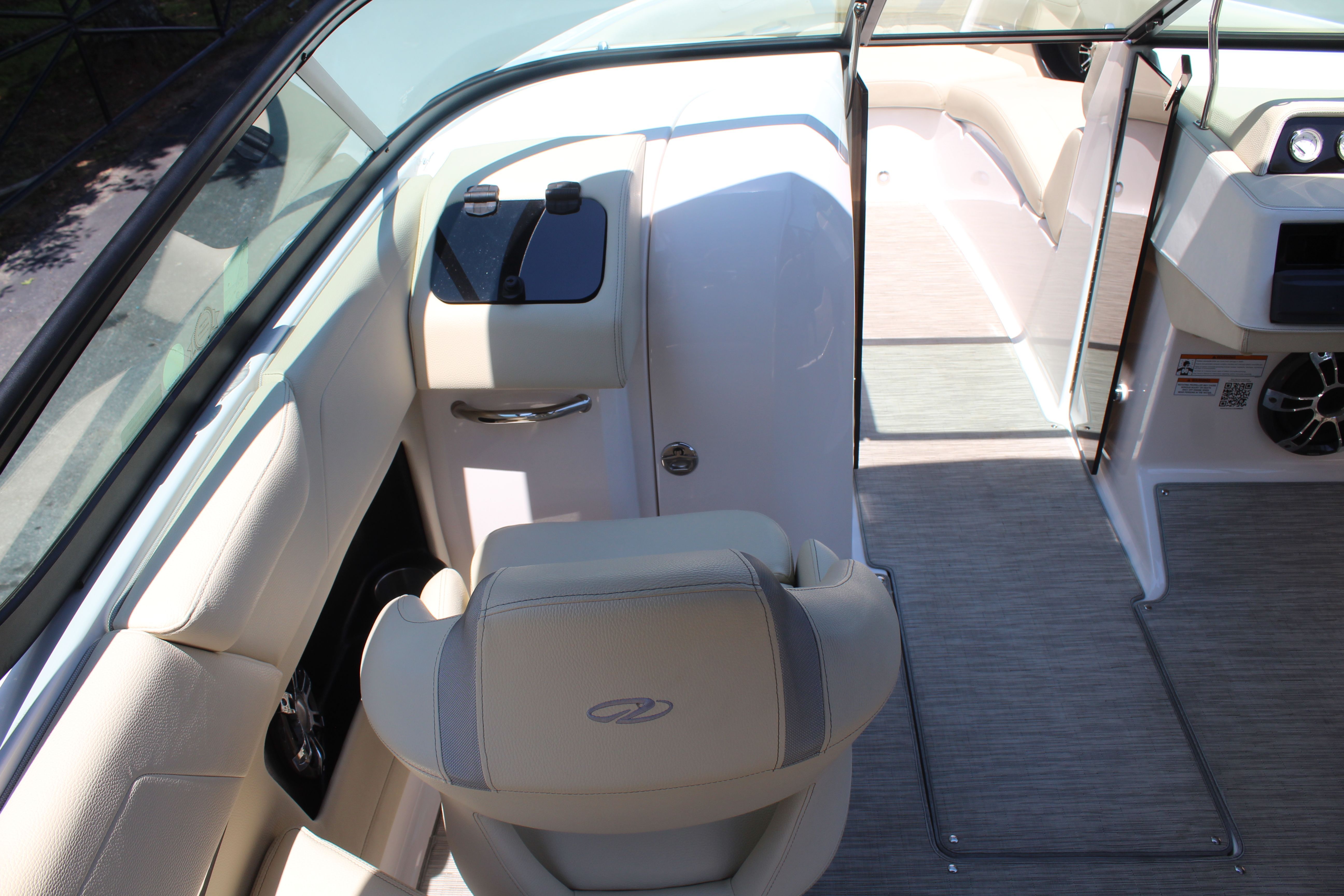 2019 Regal 25 RX Surf - 6