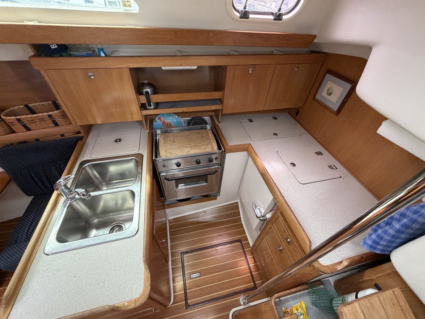 2004 Catalina Catalina 350 - Image 38