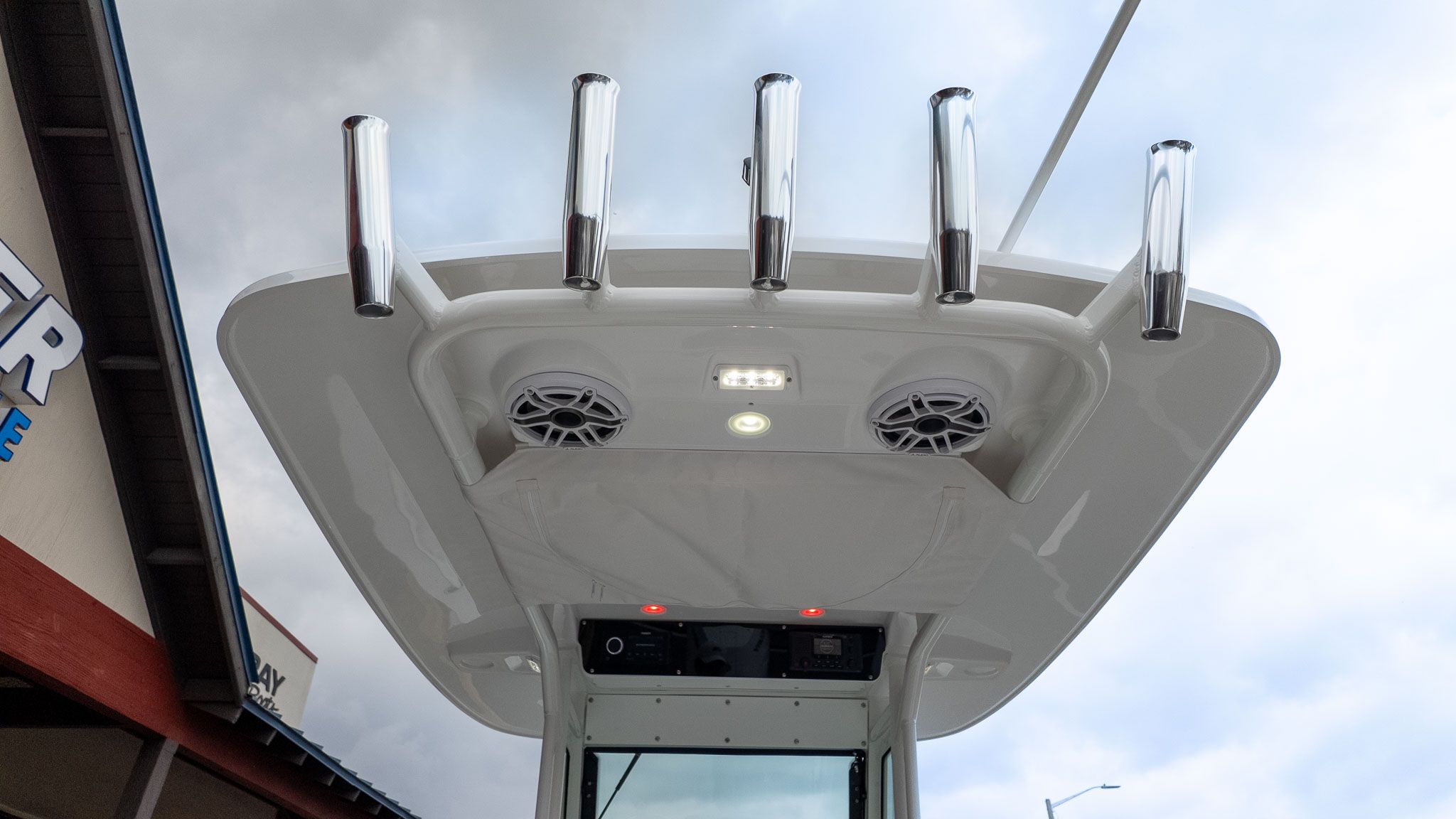 2026 Everglades 253 Center Console - 22