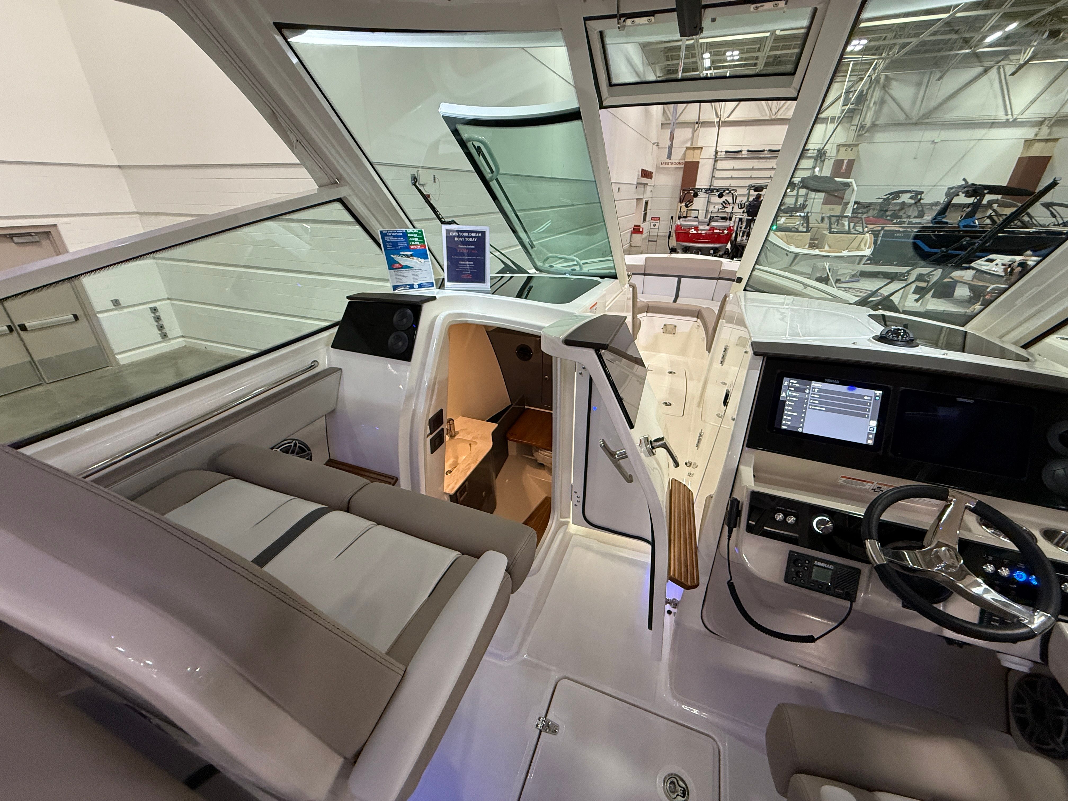 2026 Boston Whaler 330 Vantage - 52