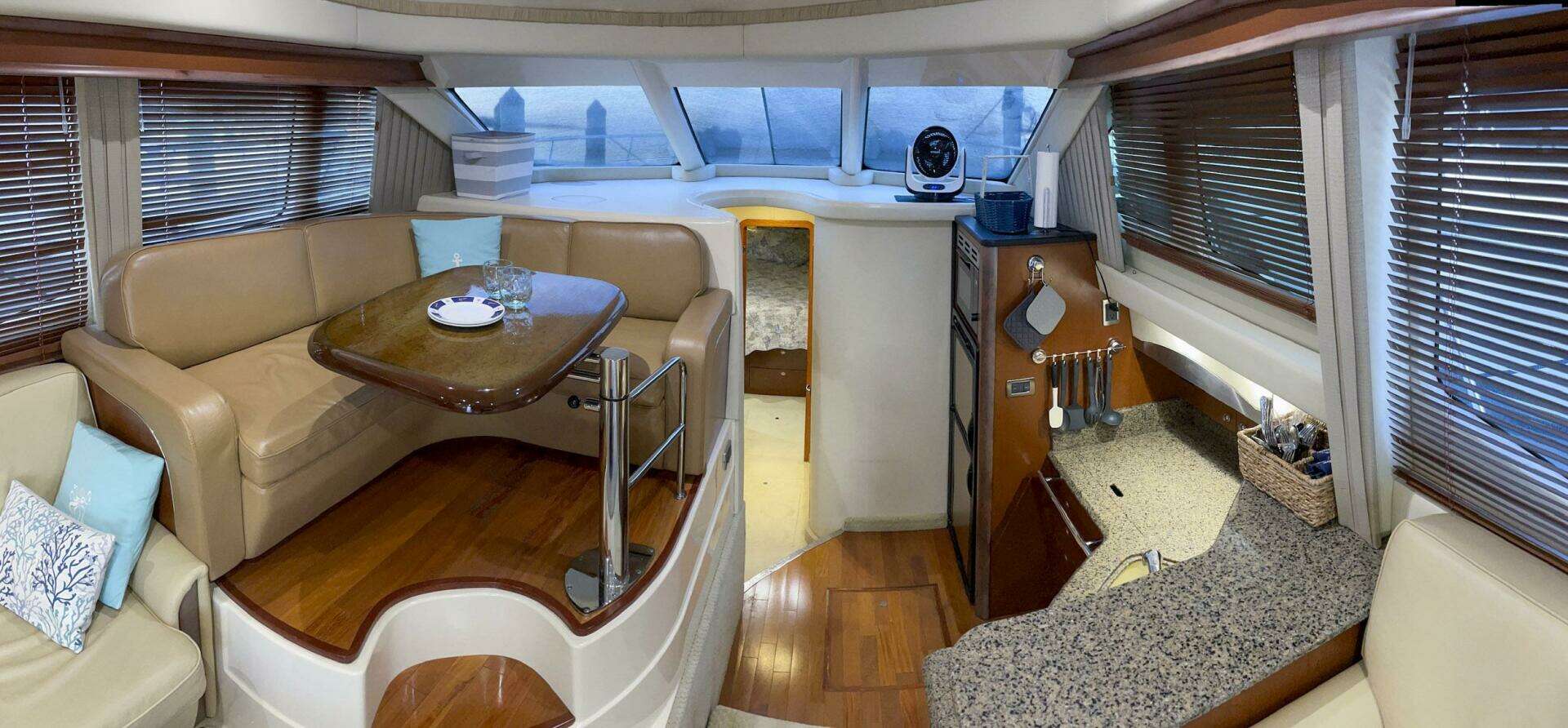 2007 Sea Ray 44 Sedan Bridge - Image 3