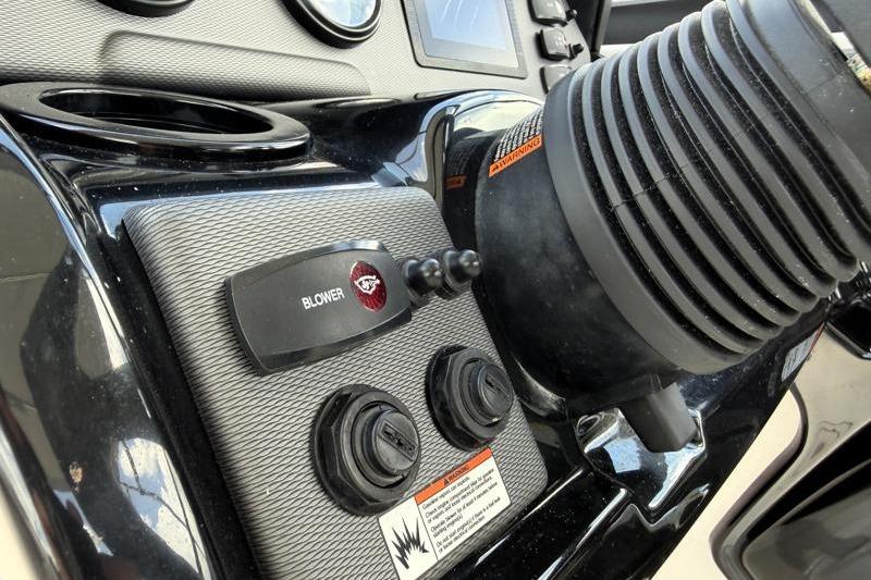 2017 Yamaha SX210 boat dashboard with blower switch and controls.