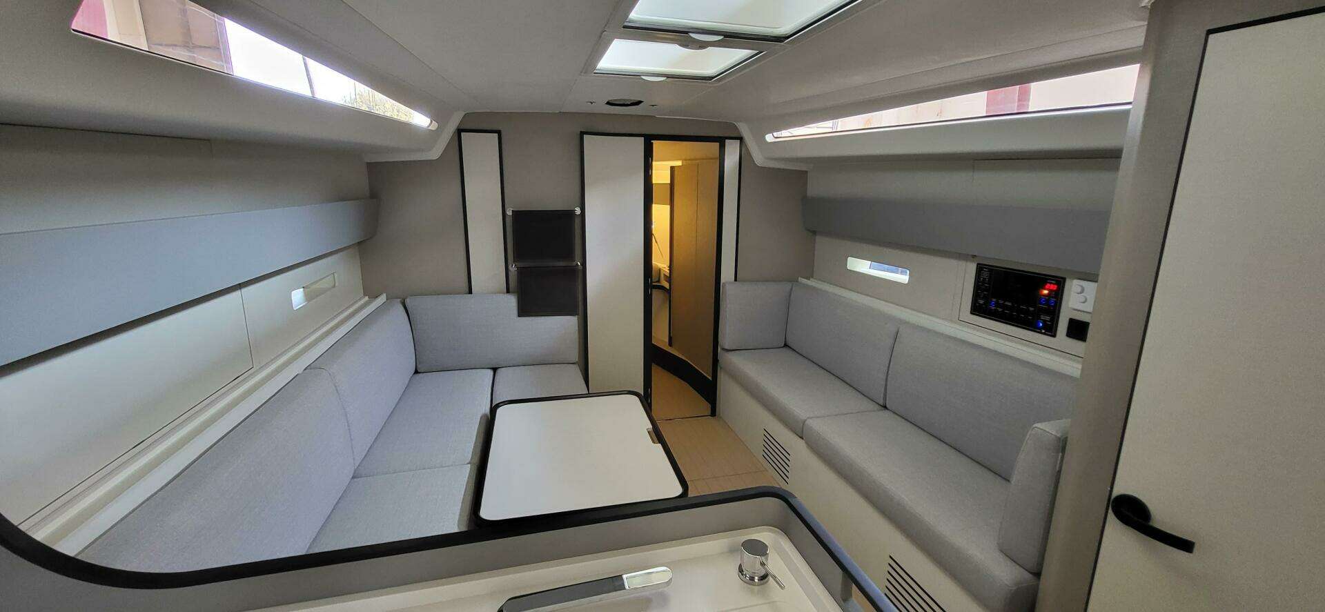 2026 Italia Yachts 12.98 - Image 5