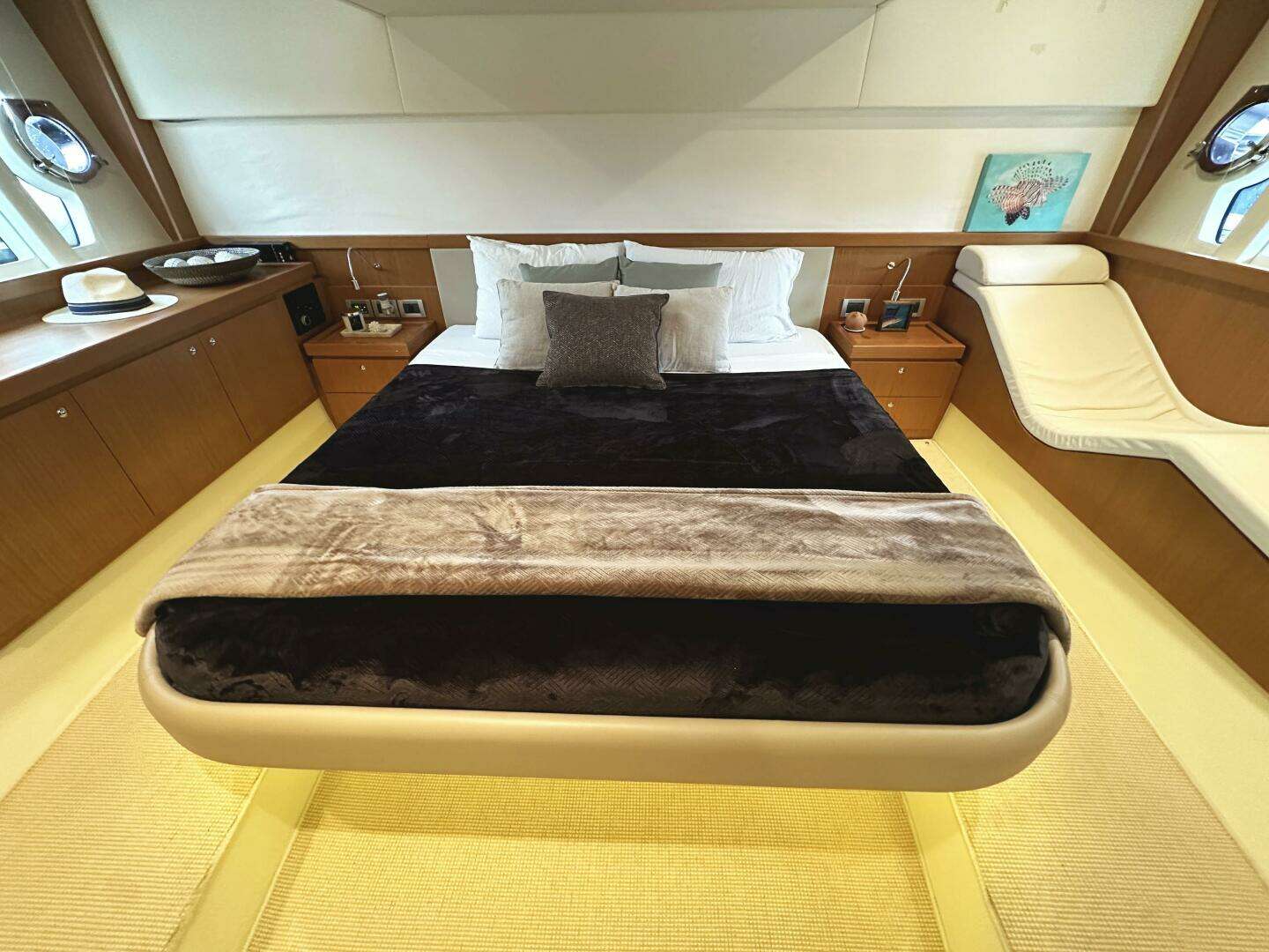 2014 Ferretti Yachts 530 - Image 24