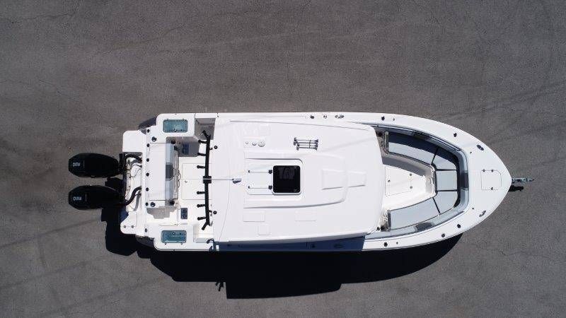 2026 Robalo R300 Center Console - 7
