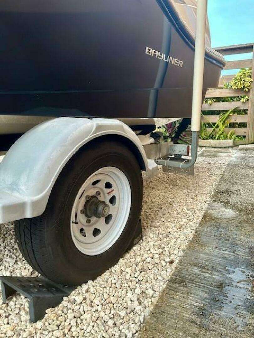 2022 Bayliner DX2000 - Image 27