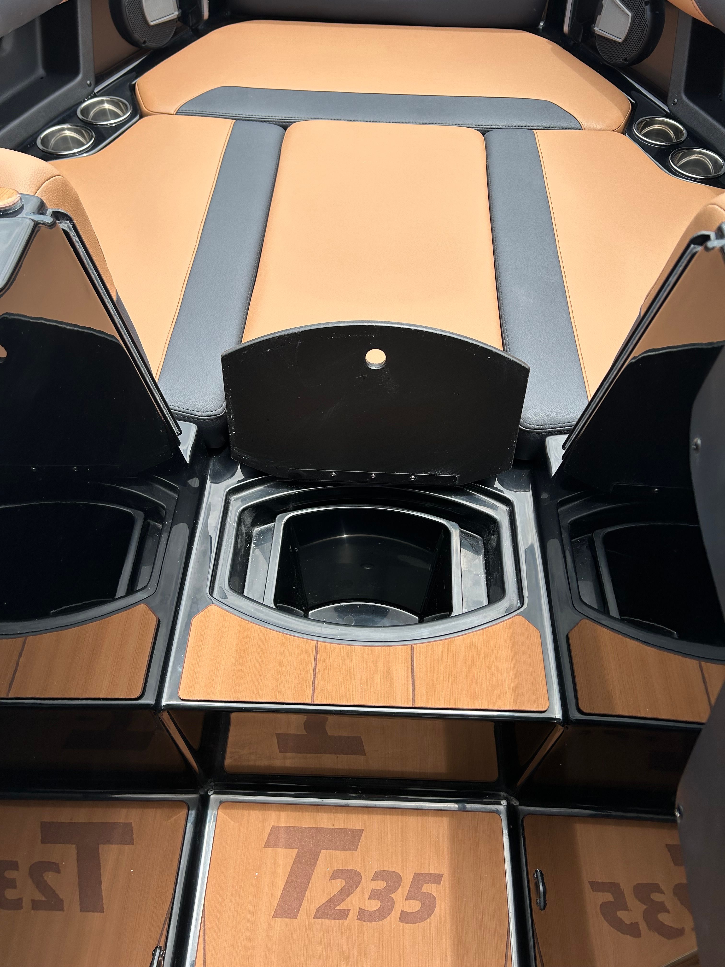 2026 Axis T235 - 11