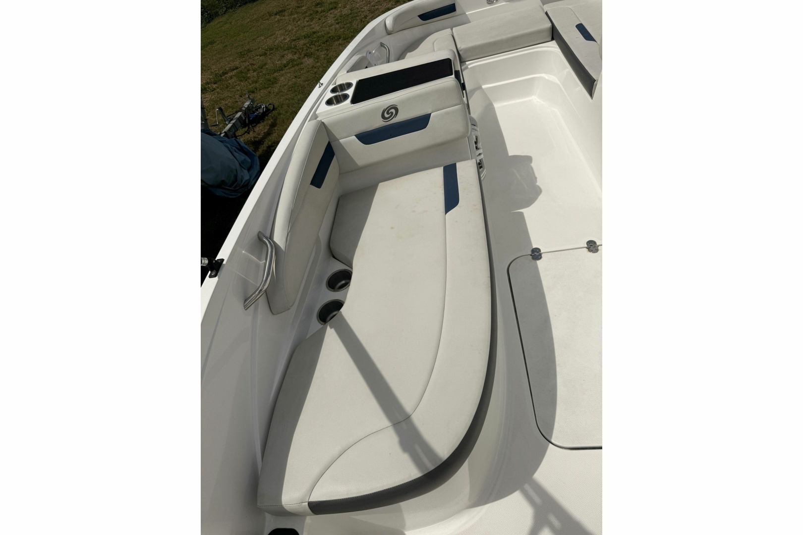 2020 Hurricane SunDeck Sport 185 OB - Image 10